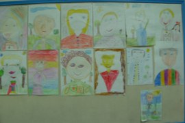Пано са цртежима ученика 1-2, на тему "Моја бака"