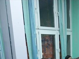 Четири одељења првог разреда су одржала радионицу пред новогодишњи базар. Радионице су организовале учитељице и позвале су родитеље ученика да заједно са својом дечицом буду креативни, да улепшају и деци и себи тај дан.